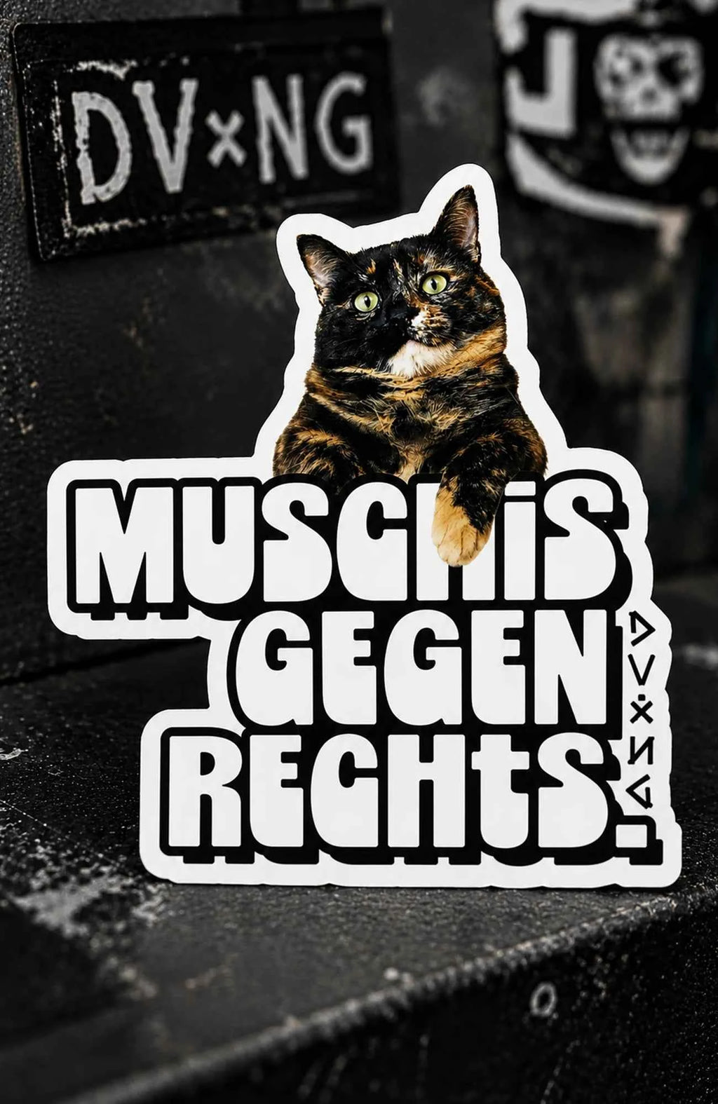 Muschis gegen Rechts | Weiß glänzend | Sticker Sticker Aufkleber-MuschisgegenRechts-weiss-EnrolShop-EnrolDesign-Sticker-AufkleberKatze02