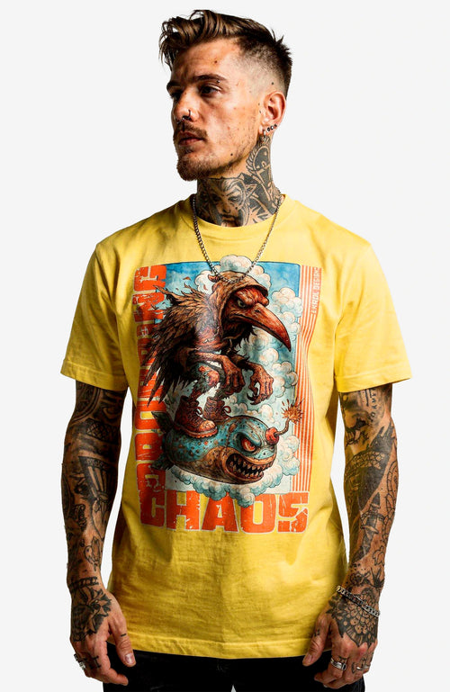 Dropping Chaos | T-Shirt | Skater Shirt Gelb Shirt DroppingChaos-SkaterShirt-streetwear-tshirt-gelb-Front.-Modell-Mann-01