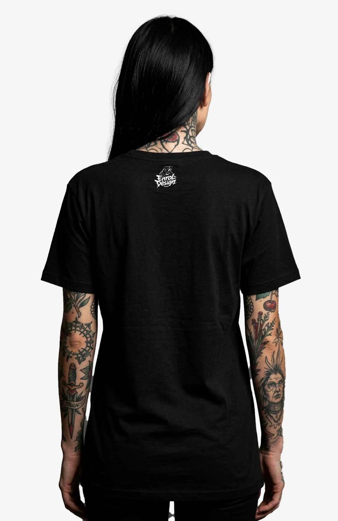 Zu Ost für den Westen – T-Shirt – Schwarzes Streetwear Shirt Shirt LocalShirt-ZuOstfuerdenWesten-Women-Art-streetwear-Black-Back-EnrolDesign-EnrolShop.-03