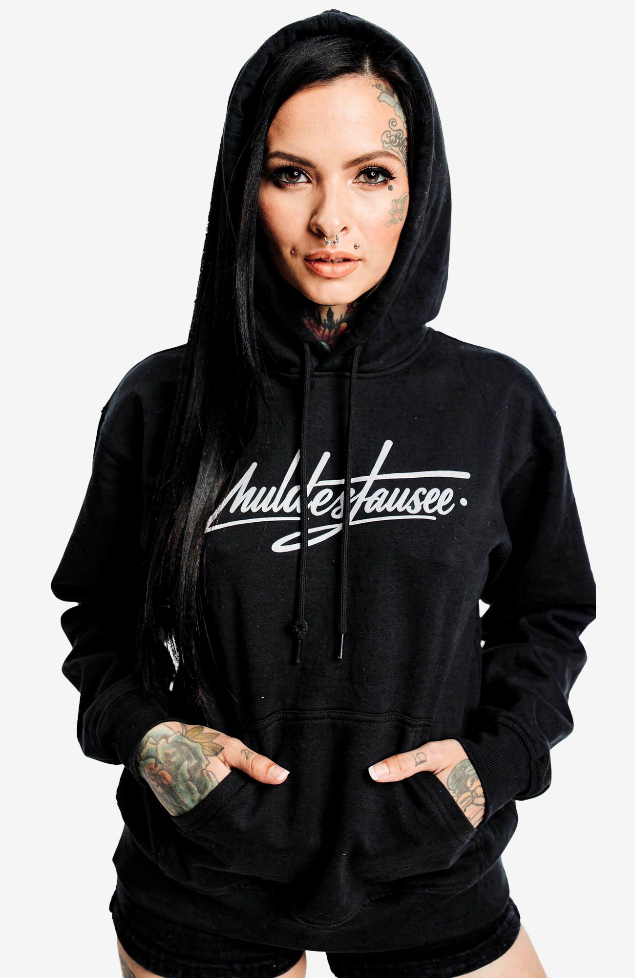 Muldestausee Hoodie Schwarz – Minimalistischer Streetwear Hoodie Hoodie Muldestausee-SkaterHoodie-streetwear-Hoodie-black-Front-EnrolDesign-EnrolShop-Model01