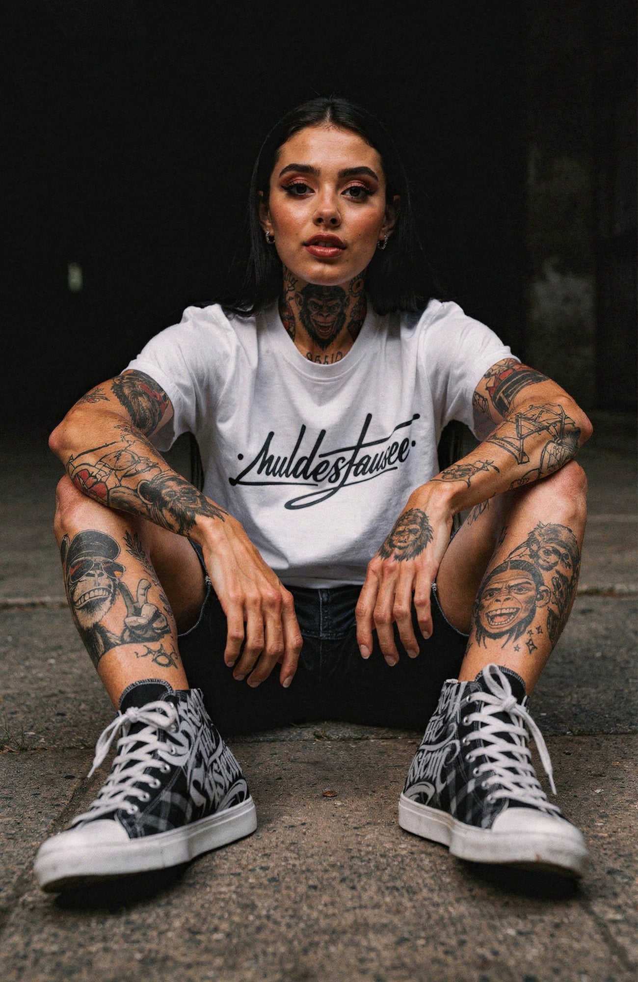 Muldestausee |T-Shirt | Weiss | Local Streetwear Shirt Shirt Muldestausee-SkaterShirt-streetwear-tshirt-white-Front-EnrolDesign-EnrolShop-ModellWomen02