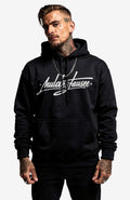 Muldestausee Hoodie Schwarz – Minimalistischer Streetwear Hoodie Hoodie Muldestausee_-_Skater_Hoodie_-streetwear-Hoodie-black-Front_-_EnrolDesign_-_EnrolShop_-_Mann_-_Model_01