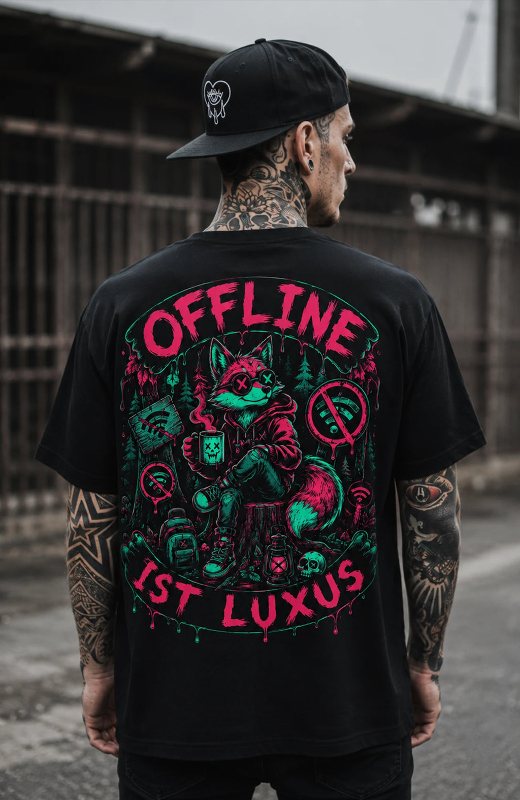 OFFLINE IST LUXUS | T-Shirt | Schwarz Shirt OfflineistLuxus-SkaterShirt-streetwear-tshirt-Black-Backprint-Frontprint-EnrolDesign-EnrolShop-Mann02