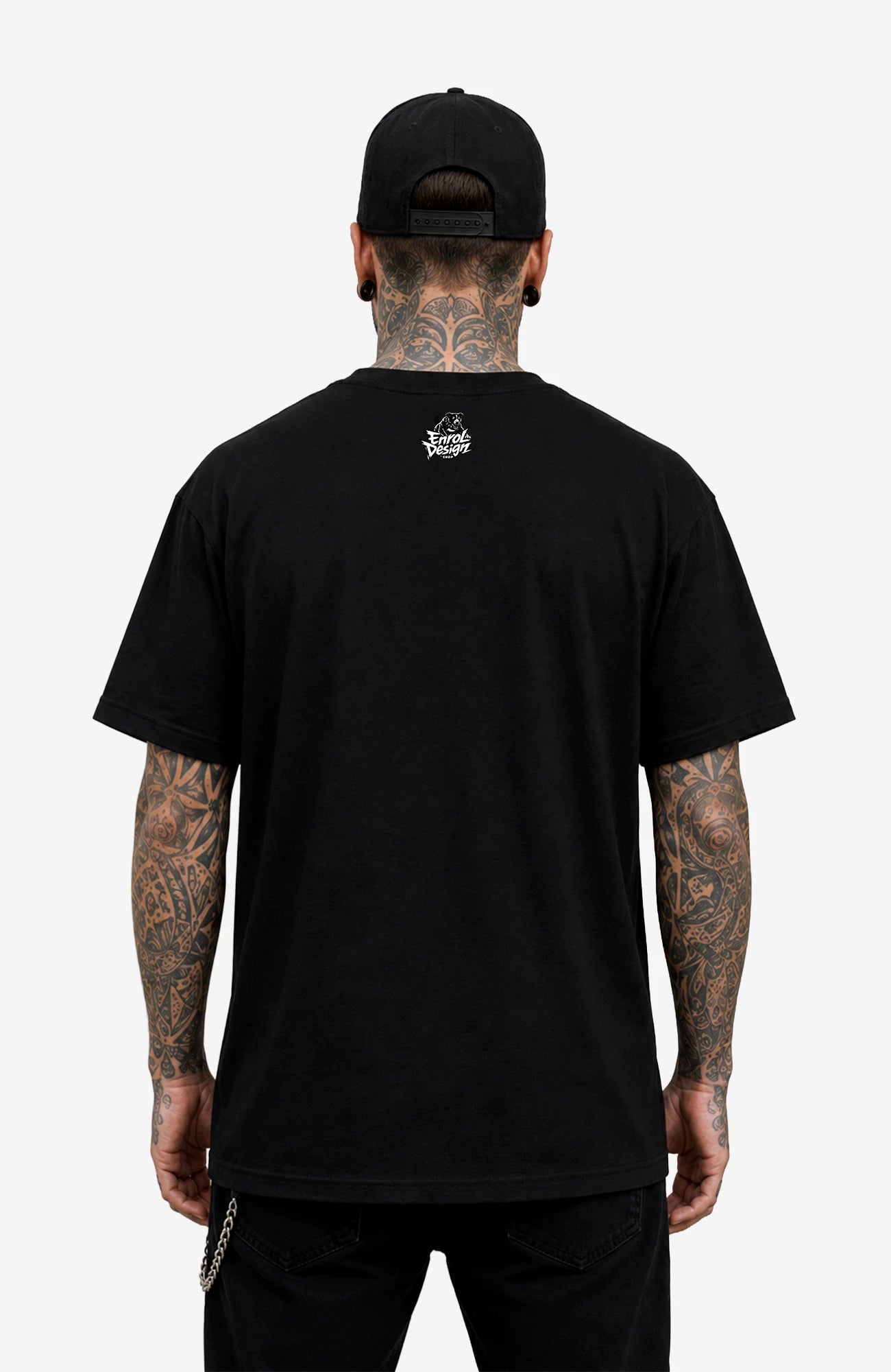 System Error | T-Shirt | Herren | Black Edition Shirt SystemError-EnrolDesign-streetwear-skater-T-Shirt-Black-Back-EnrolShop-Mann01-Skatershirt