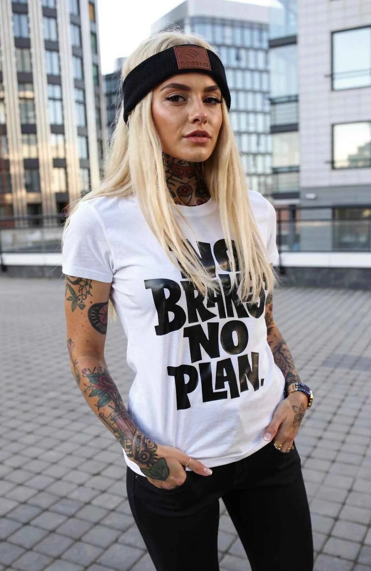 No Brakes No Plan T-Shirt Shirt no-brakes-no-plan-streetwear-tshirt-weiss-Model